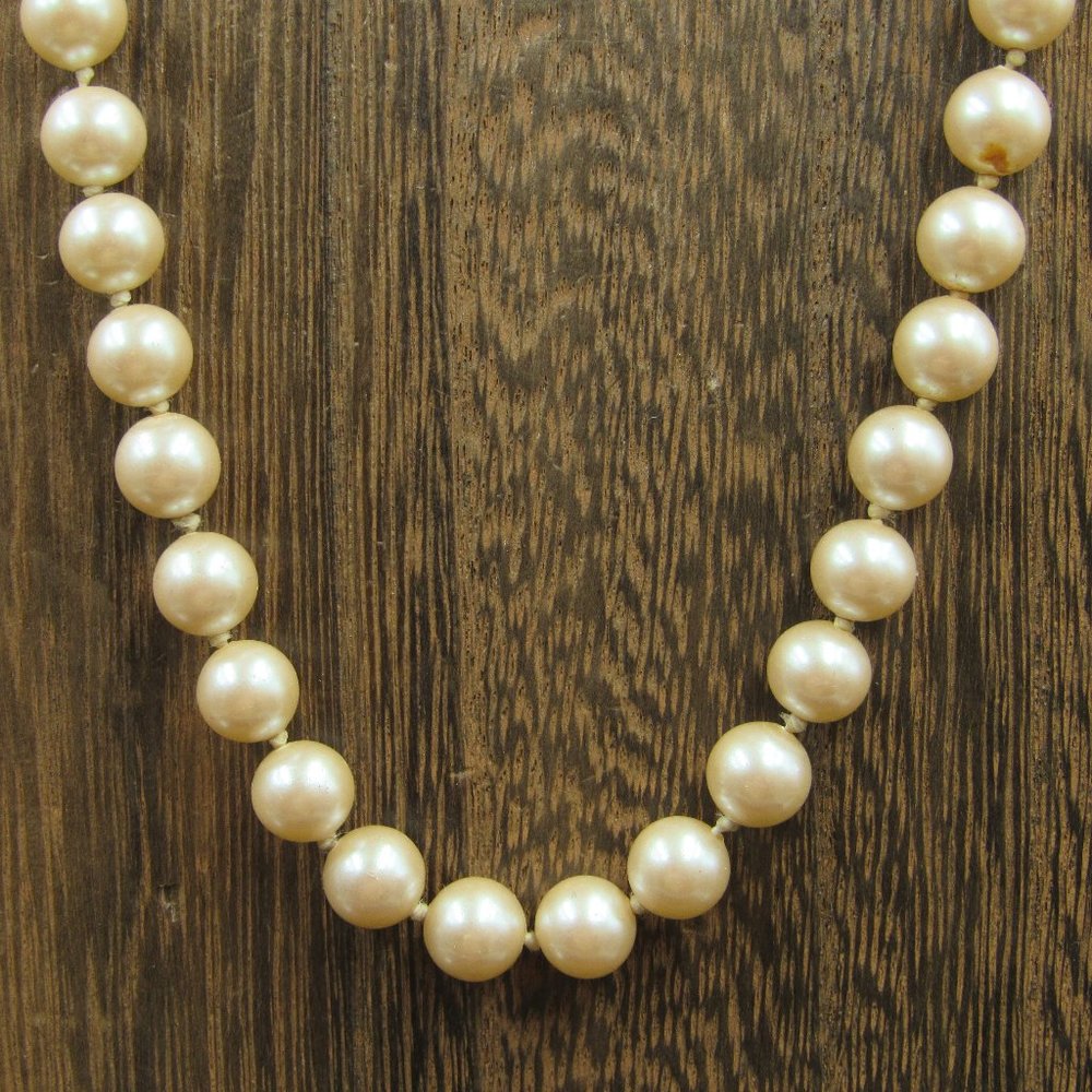 24" Sterling Silver Medium Cream Orbs Necklace Vintage